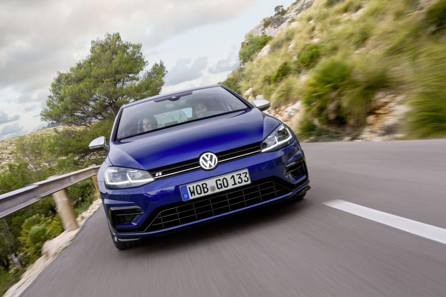  Volkswagen Golf R 5-Door 2017 года  (WW) (фото 2 из 27)